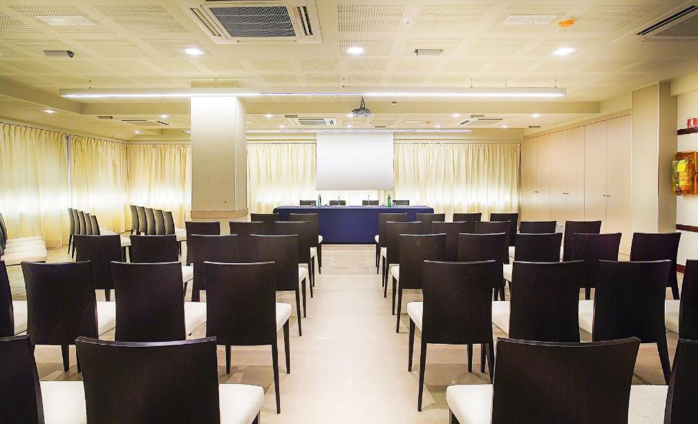 Hotel Europa Latina Kültér fotó