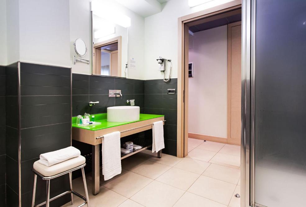 Hotel Europa Latina Kültér fotó